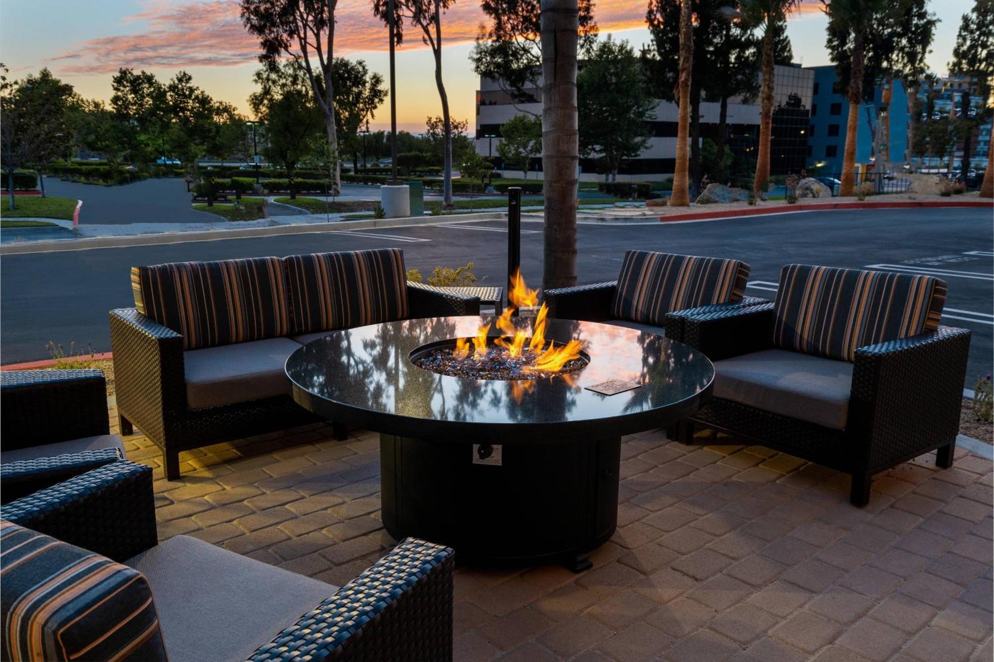 Towneplace Suites Irvine Лейк-Форест Экстерьер фото